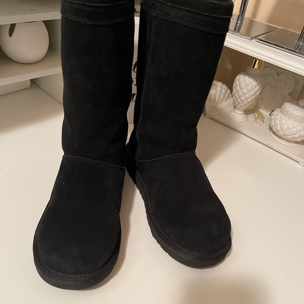 Ugg’s beautiful boots with very unique design - Picture 7 of 14